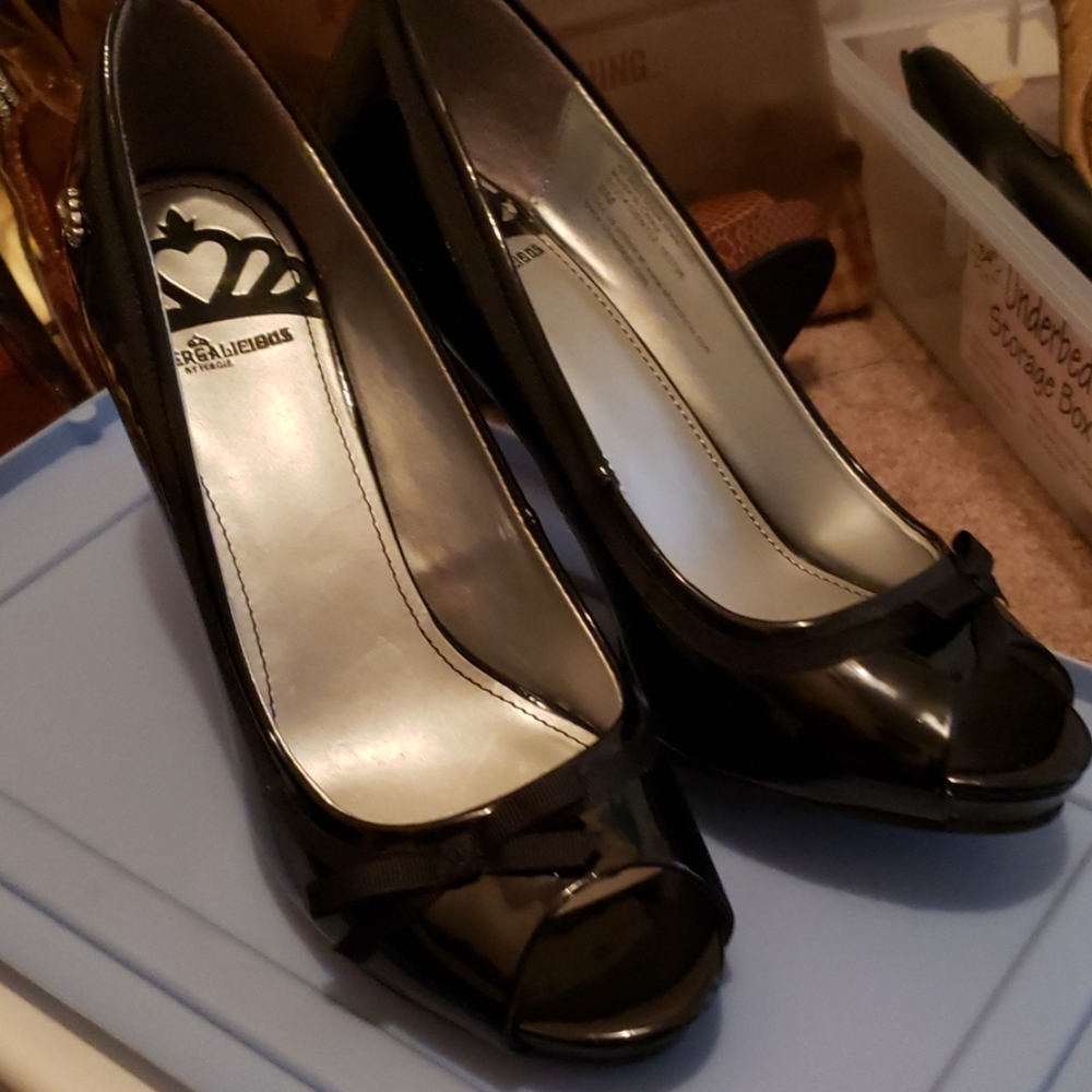 Black shoes